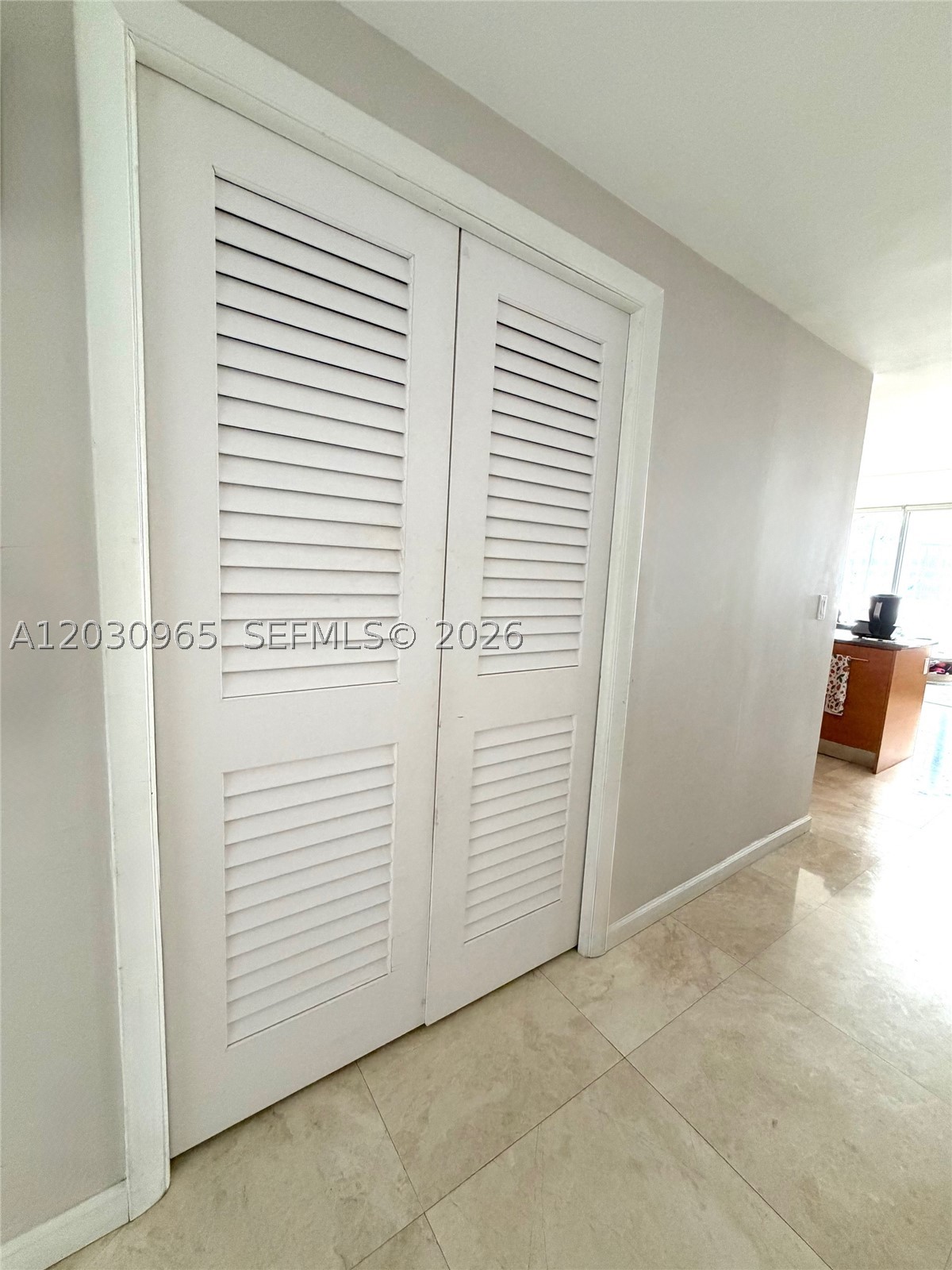 475 Brickell ave #2707, Miami FL 33131