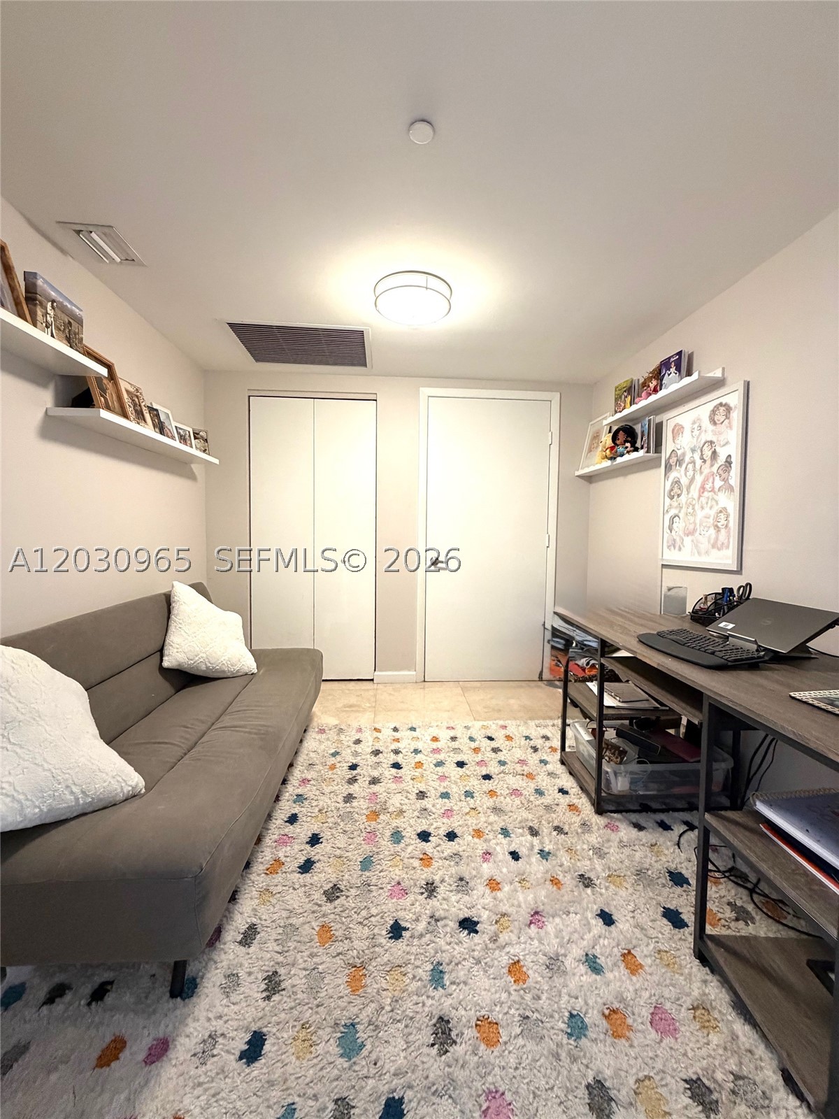 475 Brickell ave #2707, Miami FL 33131