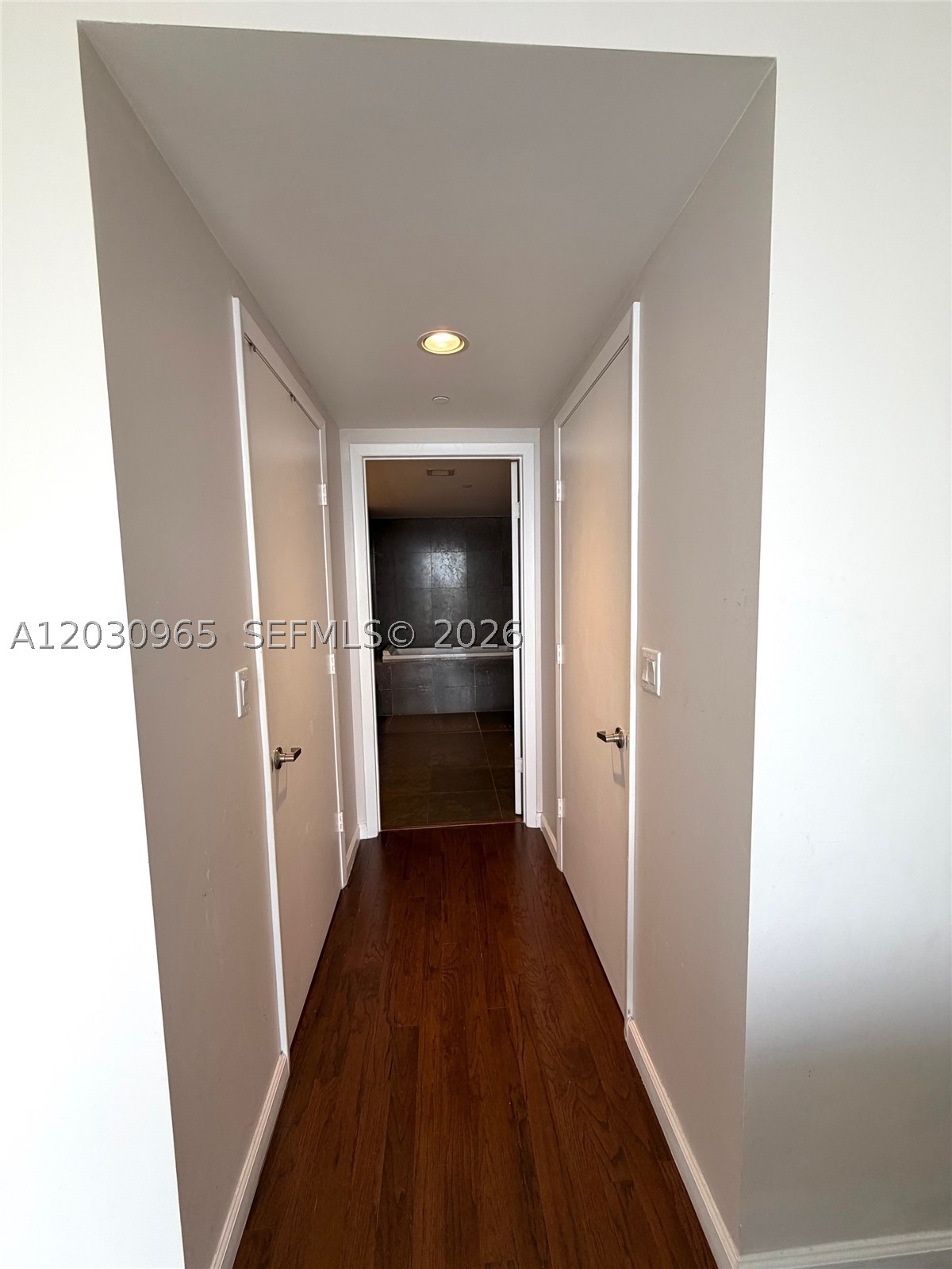 475 Brickell ave #2707, Miami FL 33131