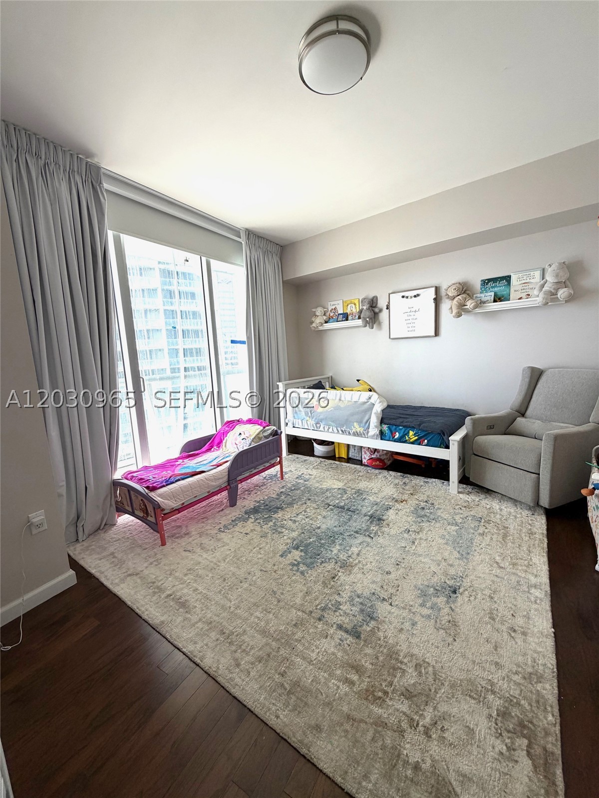 475 Brickell ave #2707, Miami FL 33131