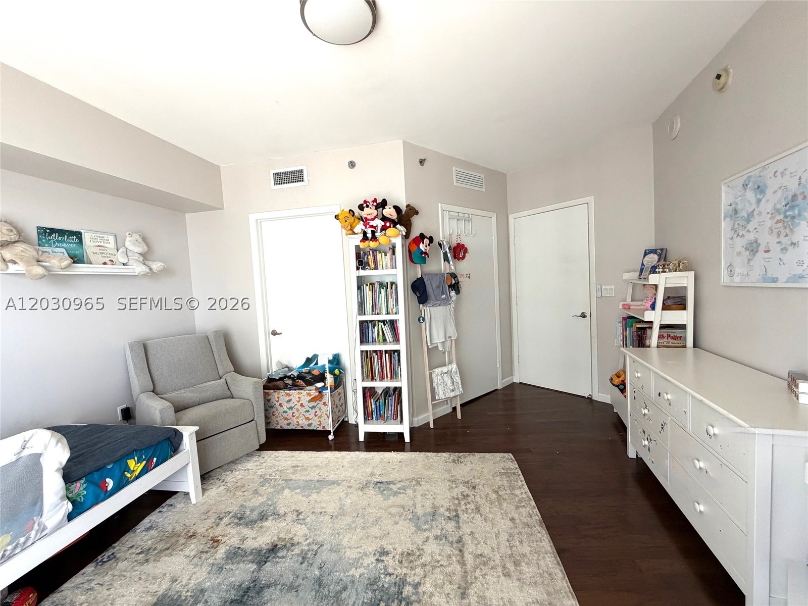 475 Brickell ave #2707, Miami FL 33131