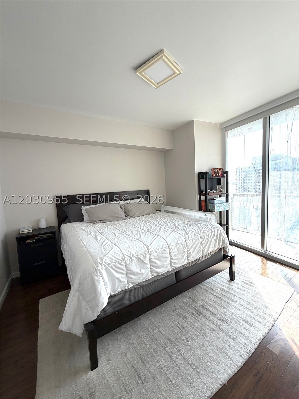 475 Brickell ave #2707, Miami FL 33131