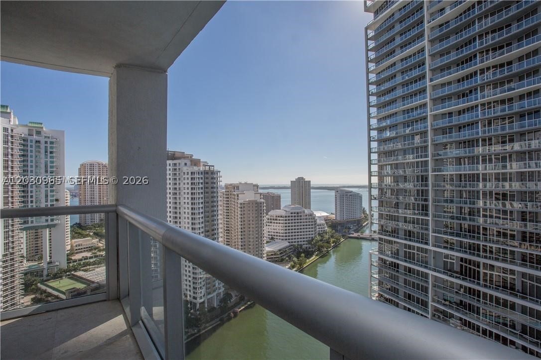 475 Brickell ave #2707, Miami FL 33131