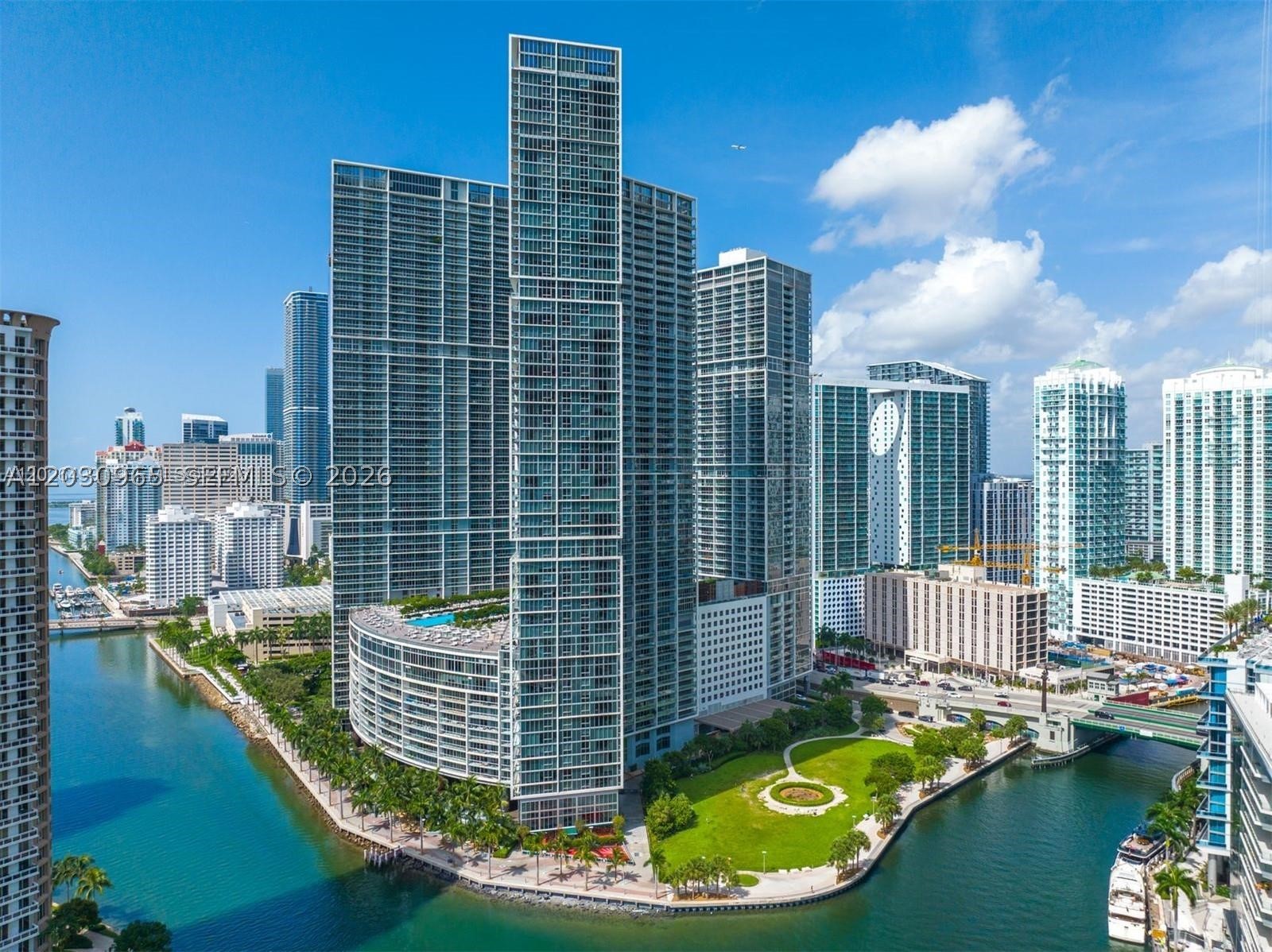 475 Brickell ave #2707, Miami FL 33131