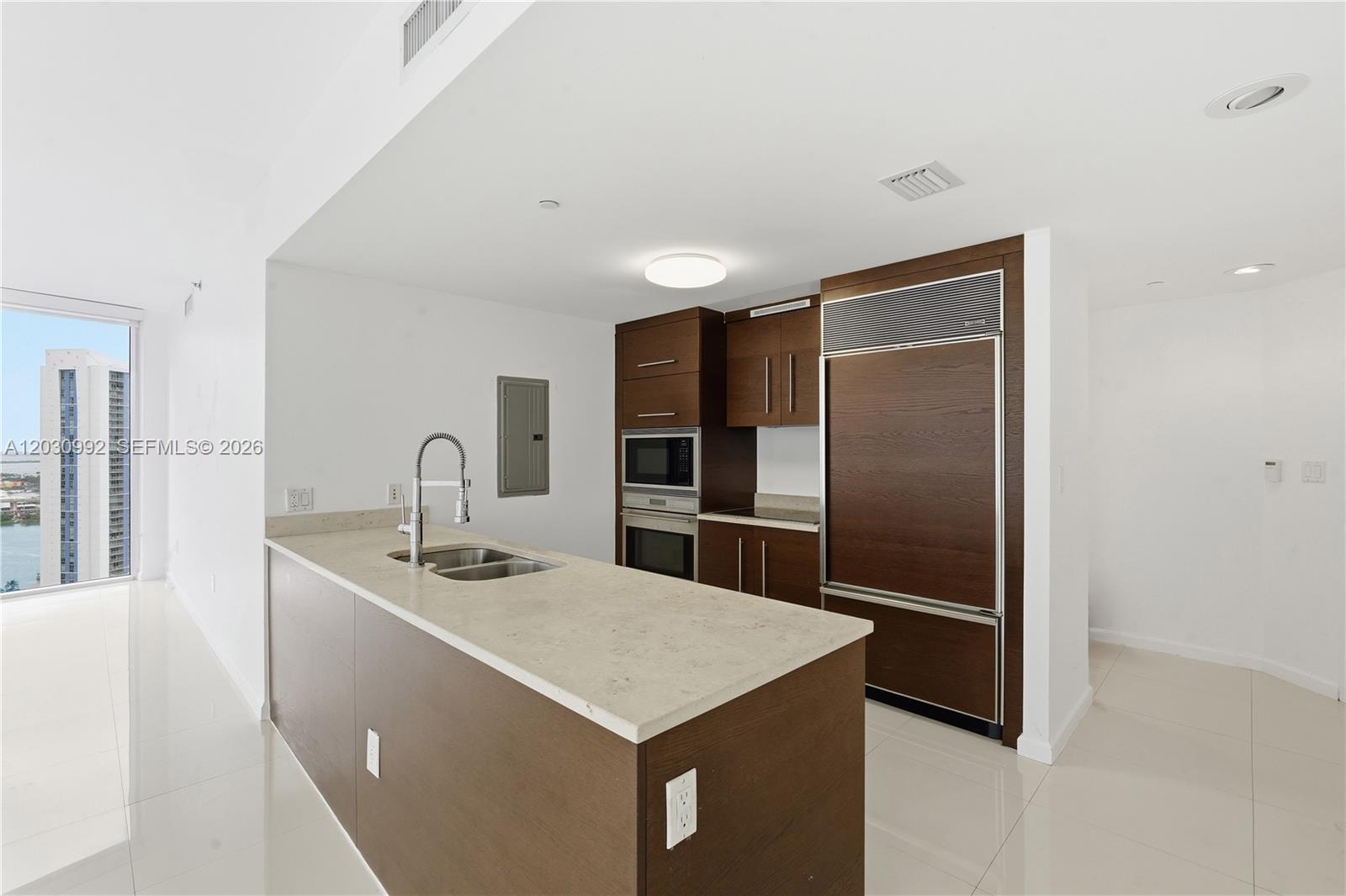 465 Brickell Ave #3202, Miami FL 33131