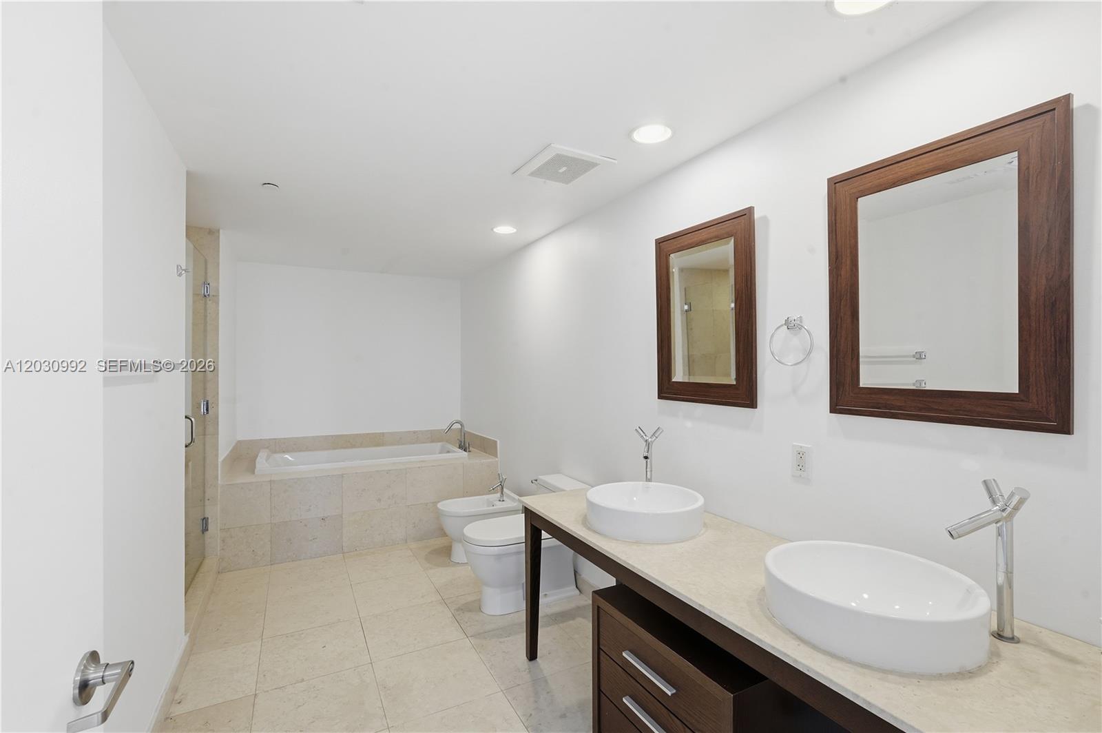 465 Brickell Ave #3202, Miami FL 33131