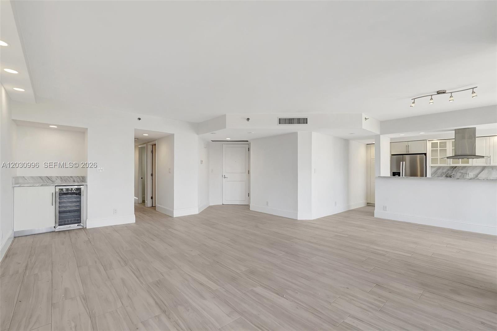 1000 Island Blvd #707, Aventura FL 33160