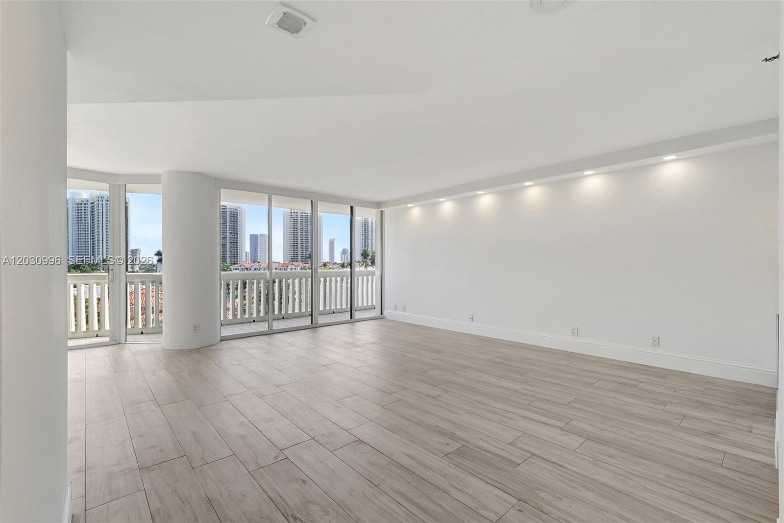 1000 Island Blvd #707, Aventura FL 33160
