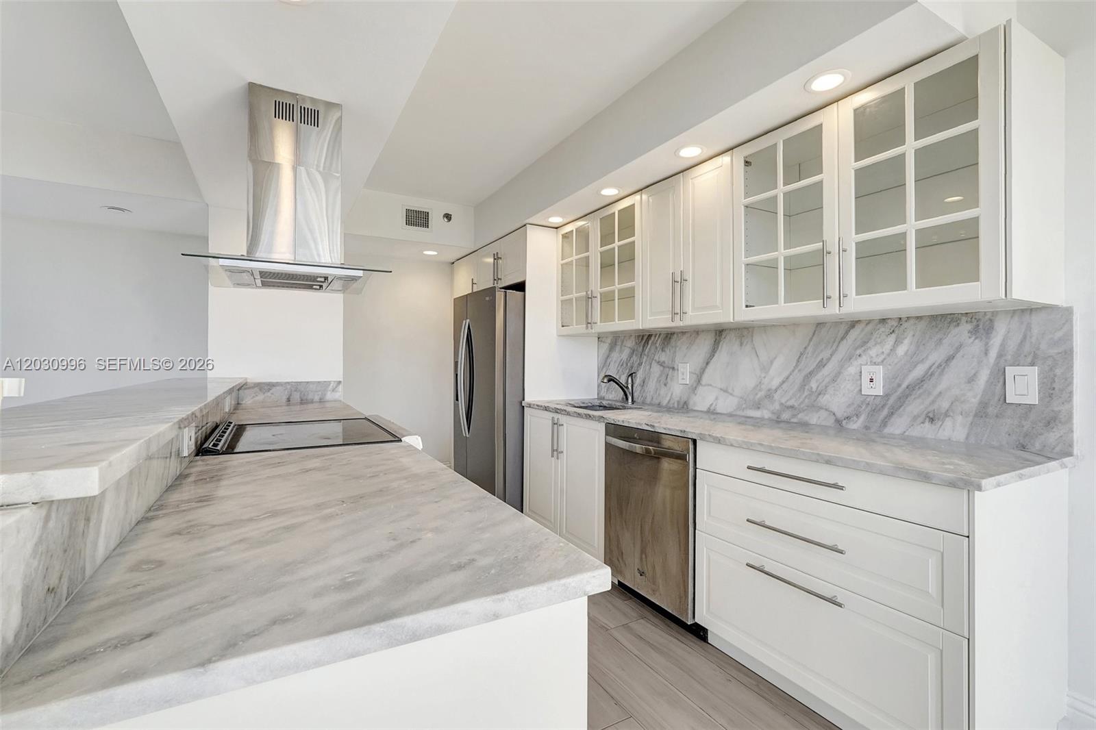 1000 Island Blvd #707, Aventura FL 33160