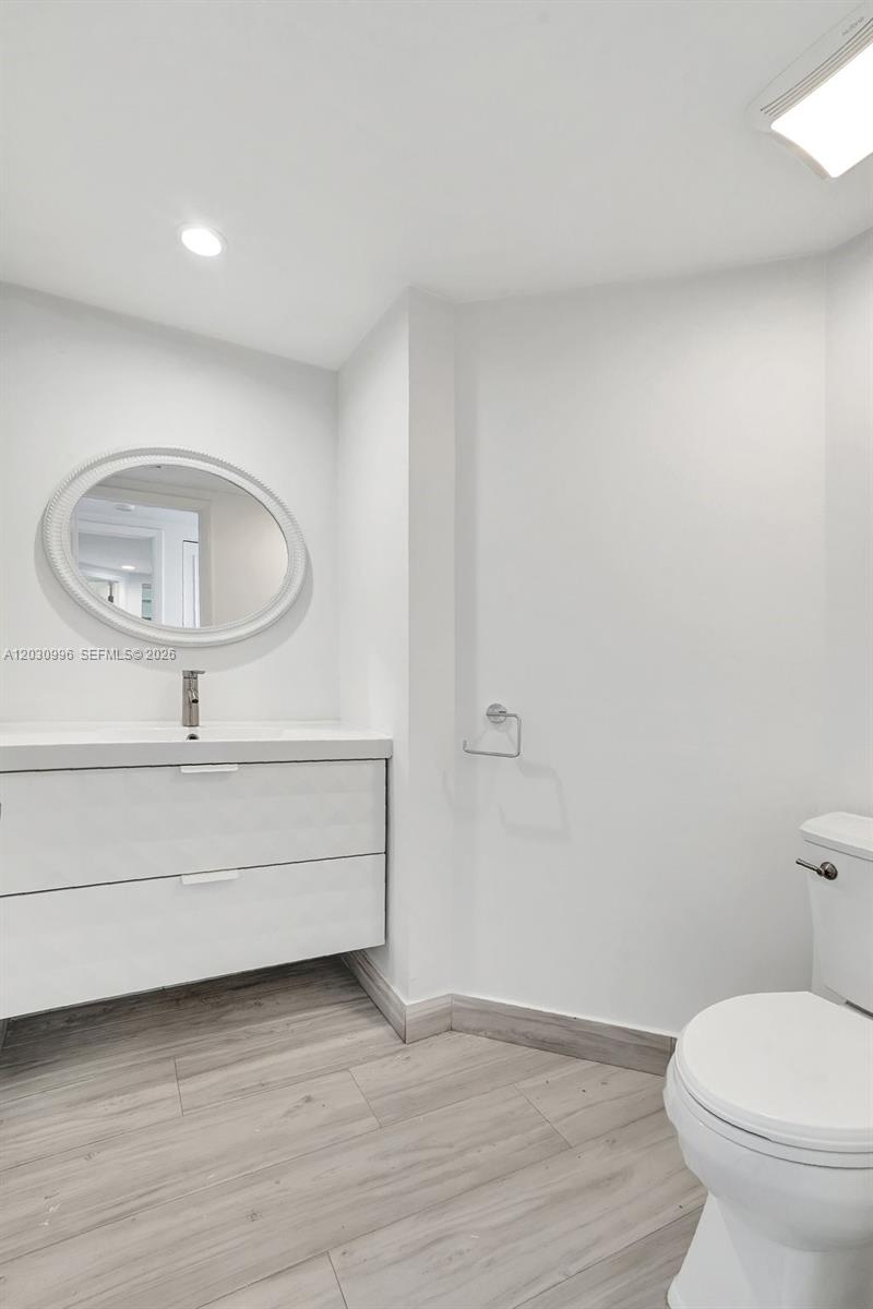 1000 Island Blvd #707, Aventura FL 33160