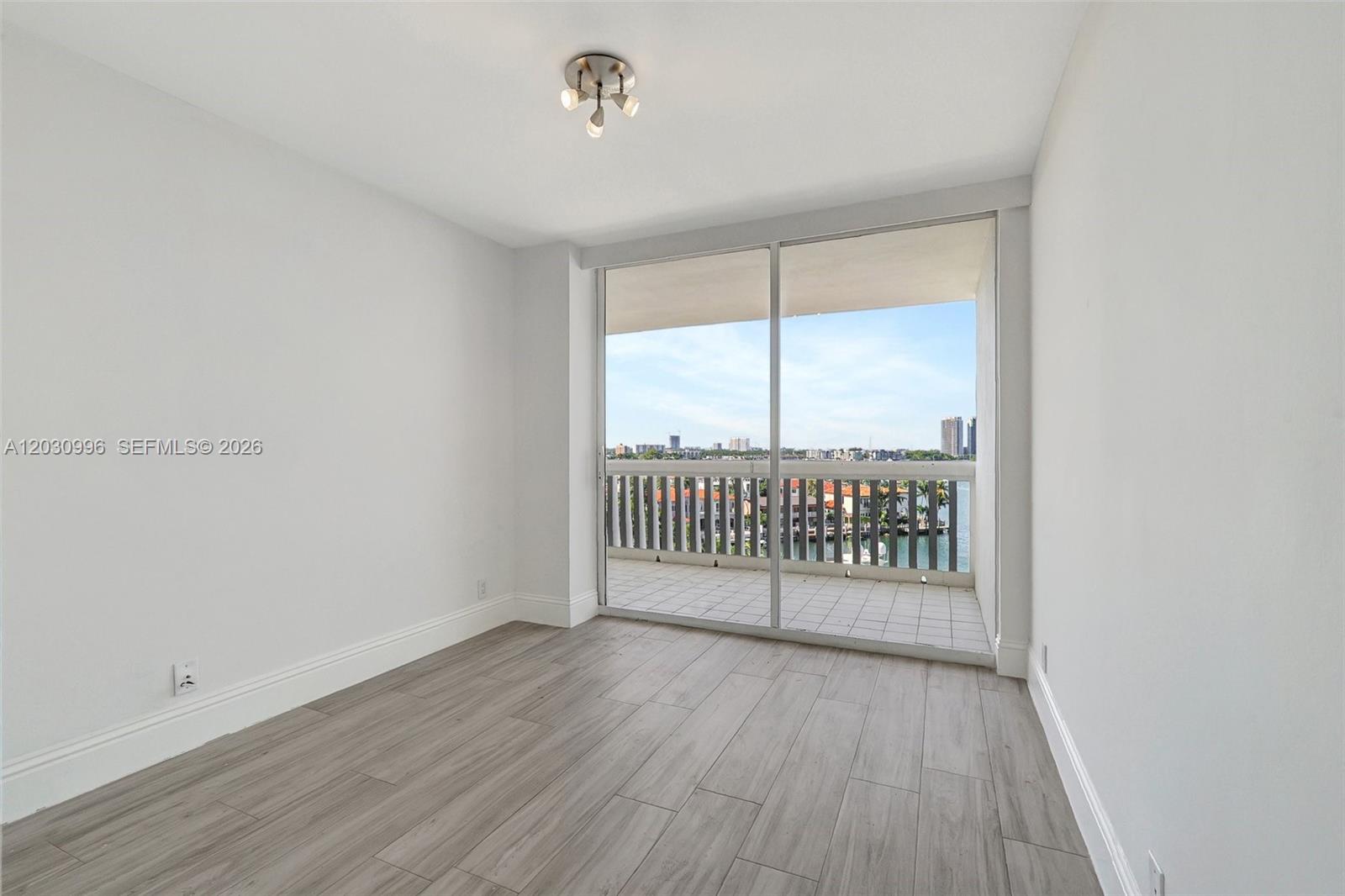 1000 Island Blvd #707, Aventura FL 33160