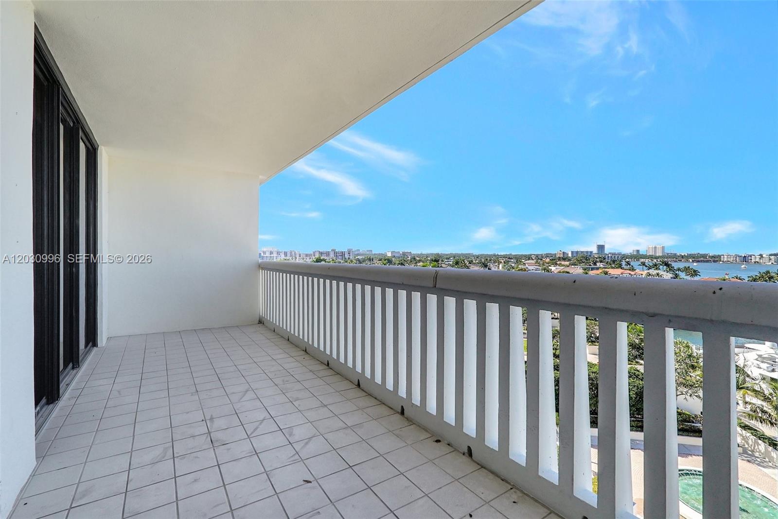 1000 Island Blvd #707, Aventura FL 33160