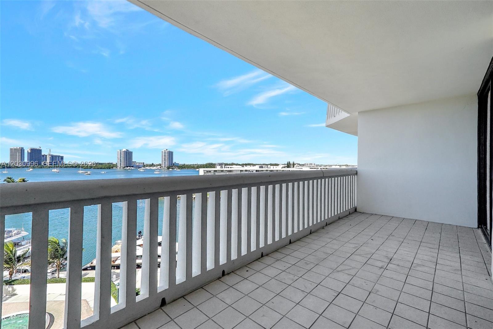 1000 Island Blvd #707, Aventura FL 33160