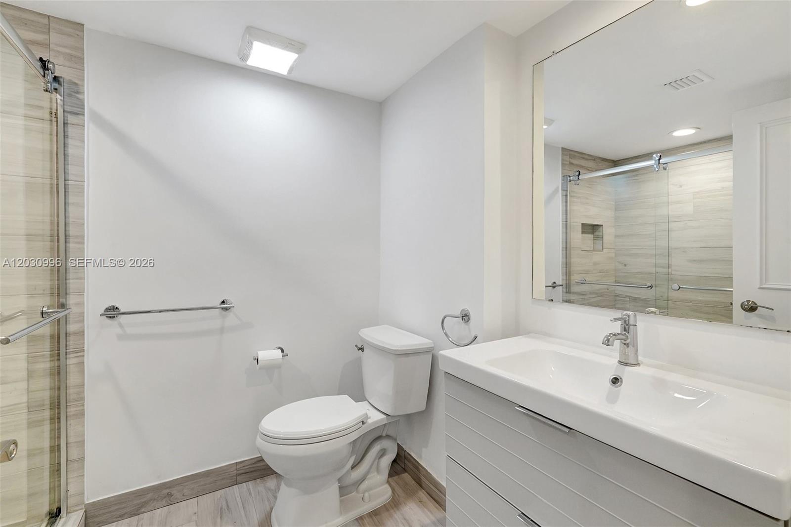 1000 Island Blvd #707, Aventura FL 33160