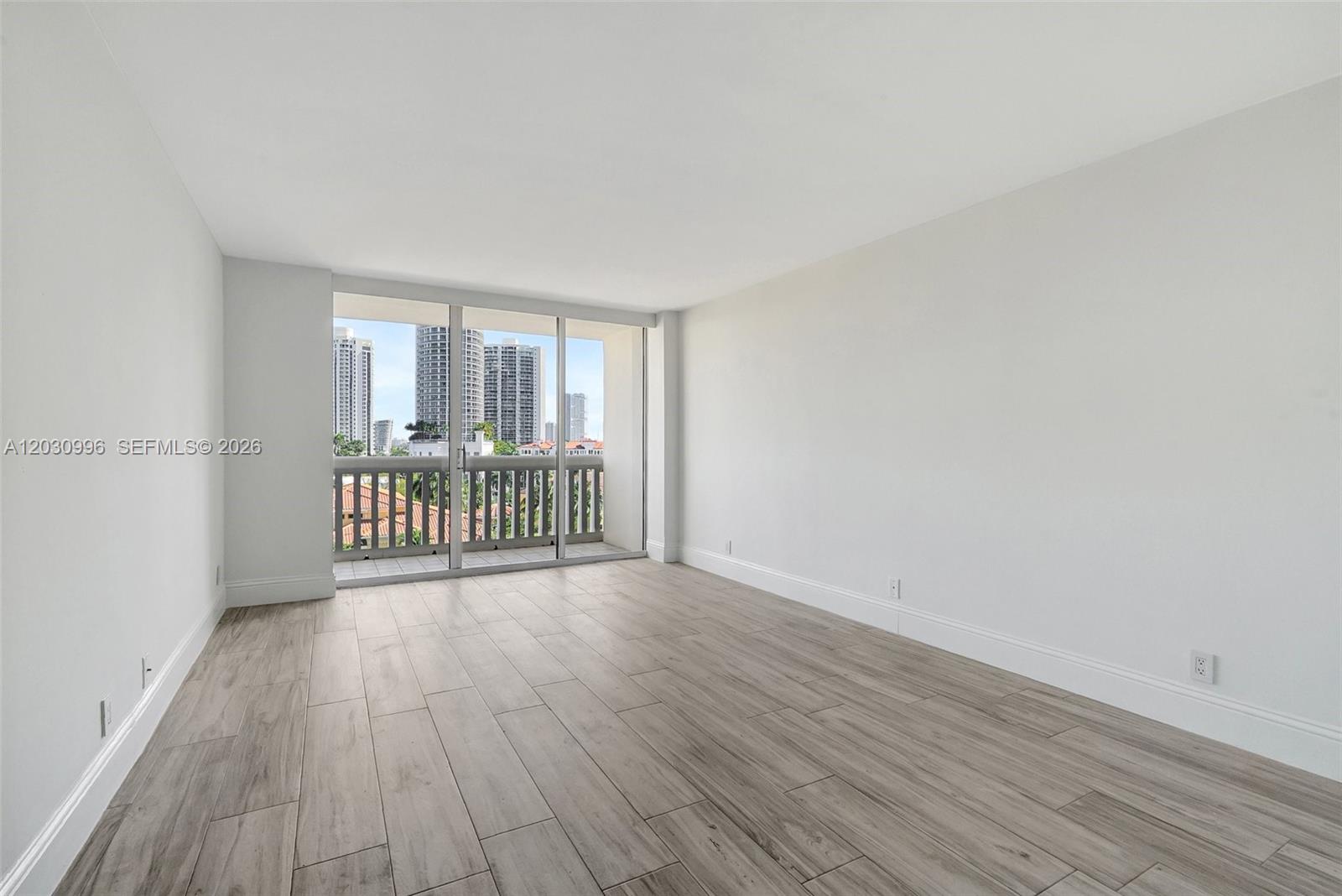 1000 Island Blvd #707, Aventura FL 33160