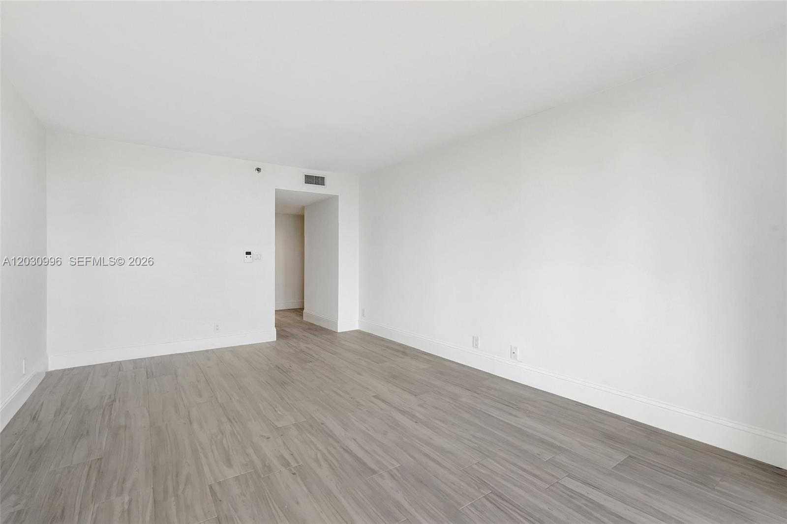 1000 Island Blvd #707, Aventura FL 33160