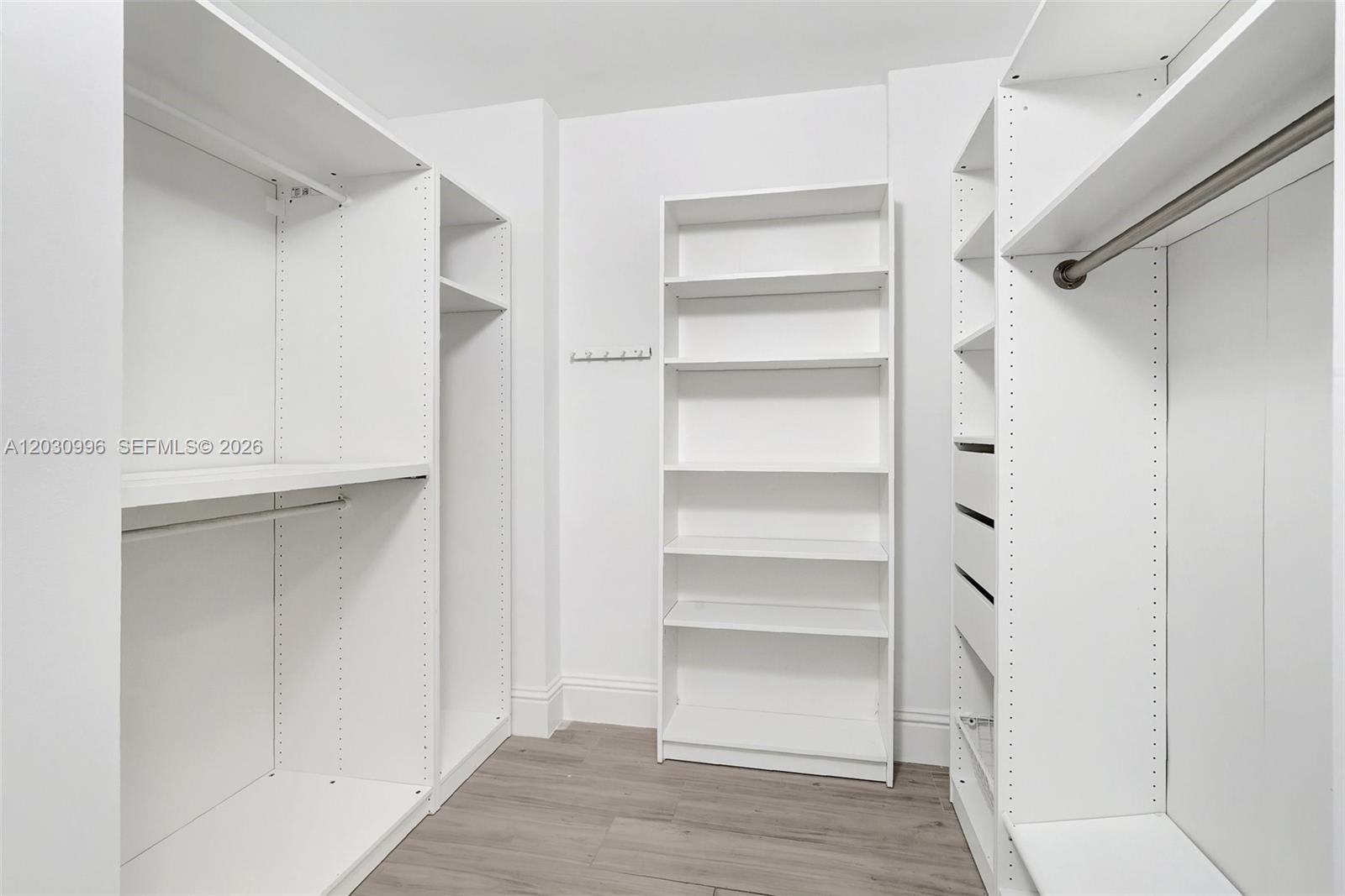 1000 Island Blvd #707, Aventura FL 33160