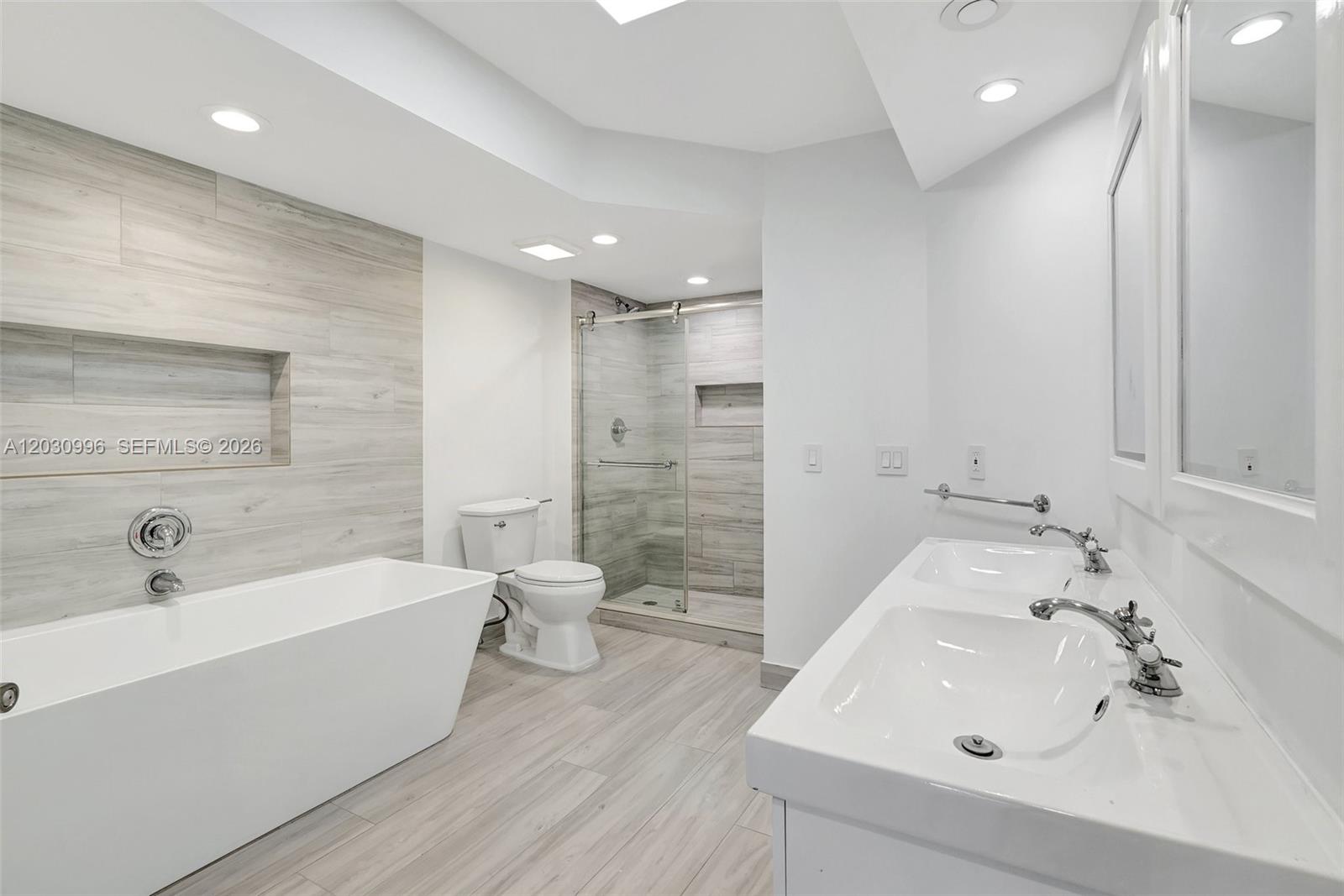 1000 Island Blvd #707, Aventura FL 33160