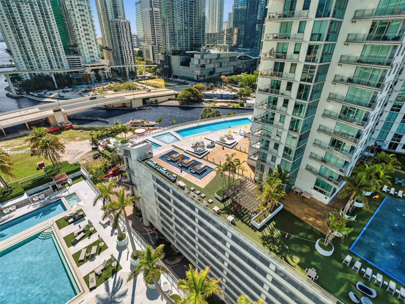 90 SW 3rd St #2013, Miami FL 33130