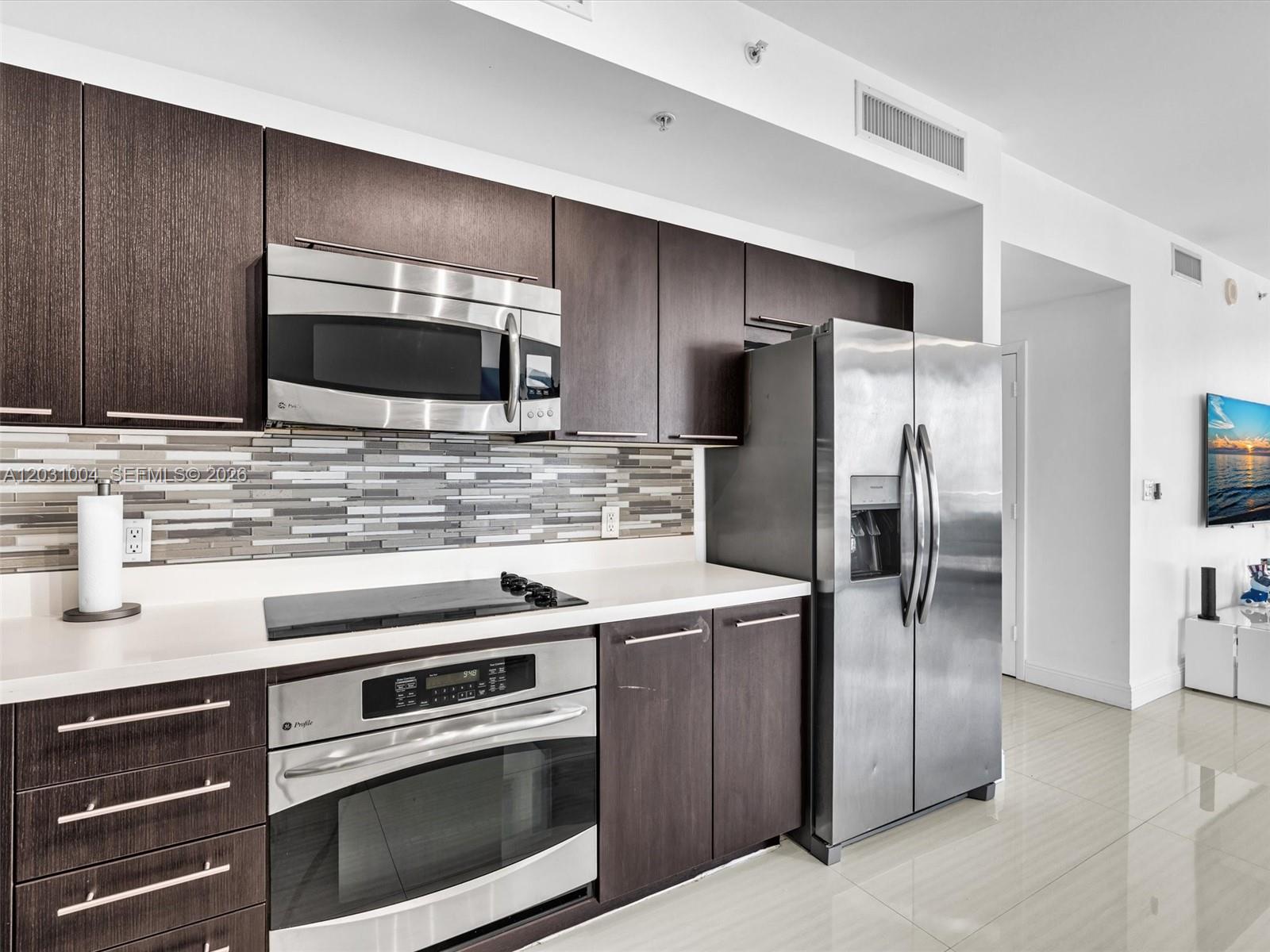 90 SW 3rd St #2013, Miami FL 33130