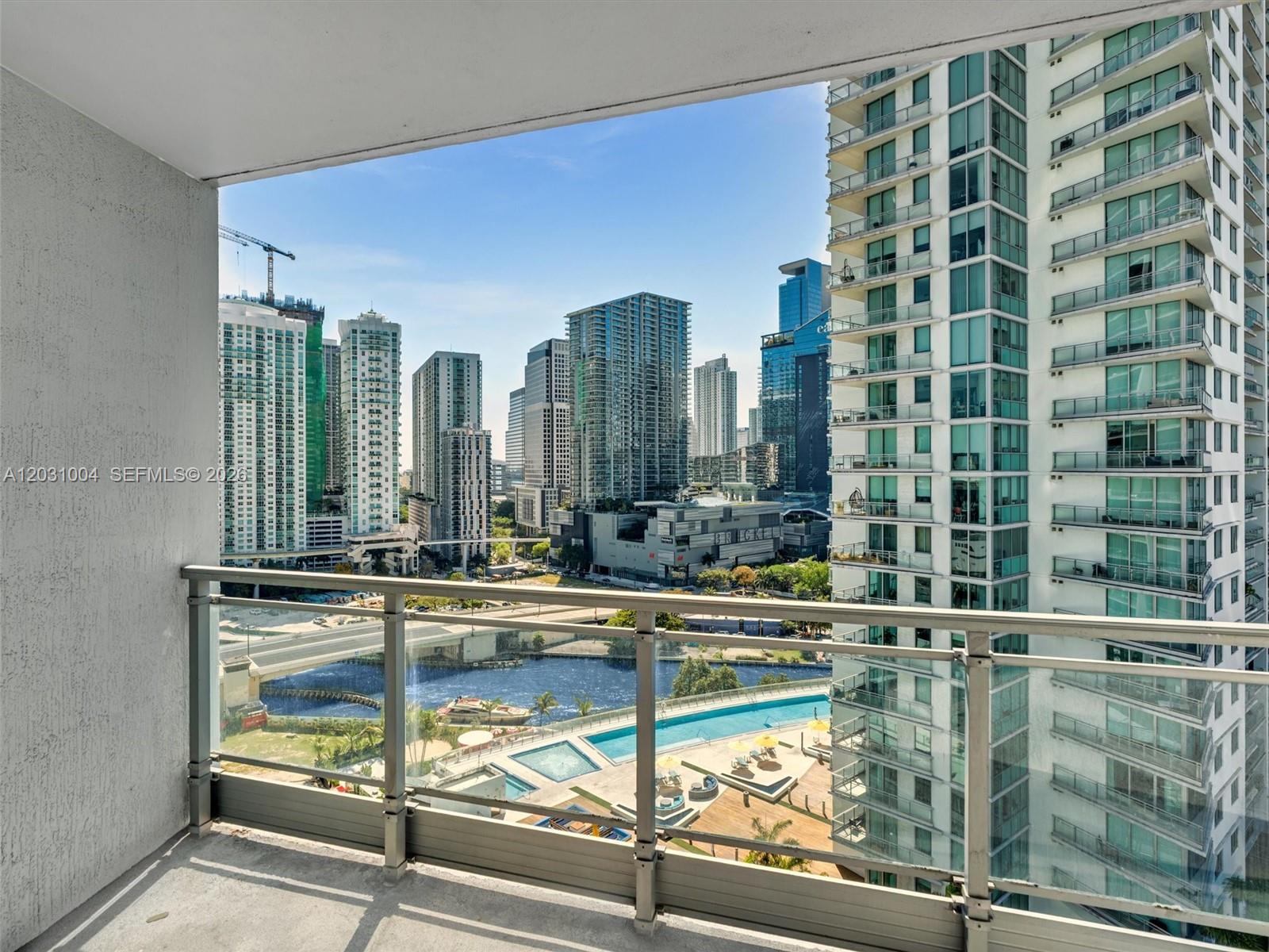 90 SW 3rd St #2013, Miami FL 33130