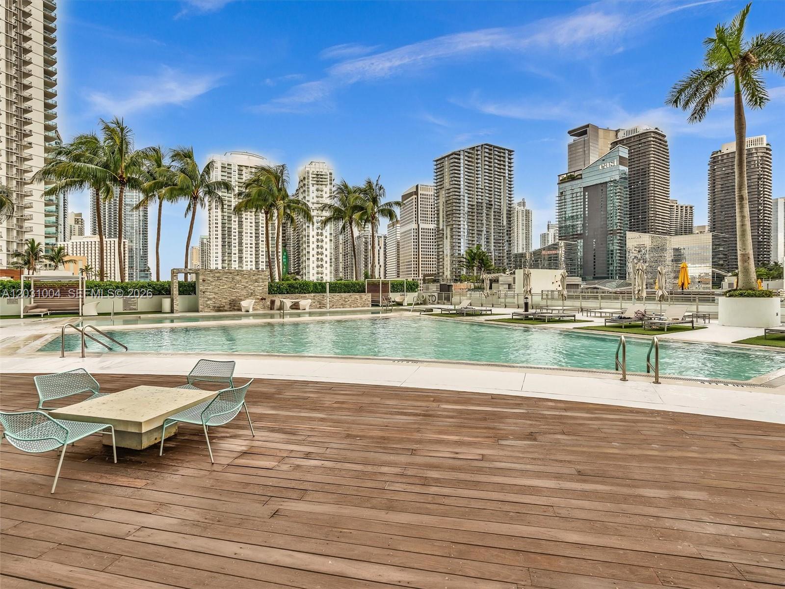 90 SW 3rd St #2013, Miami FL 33130