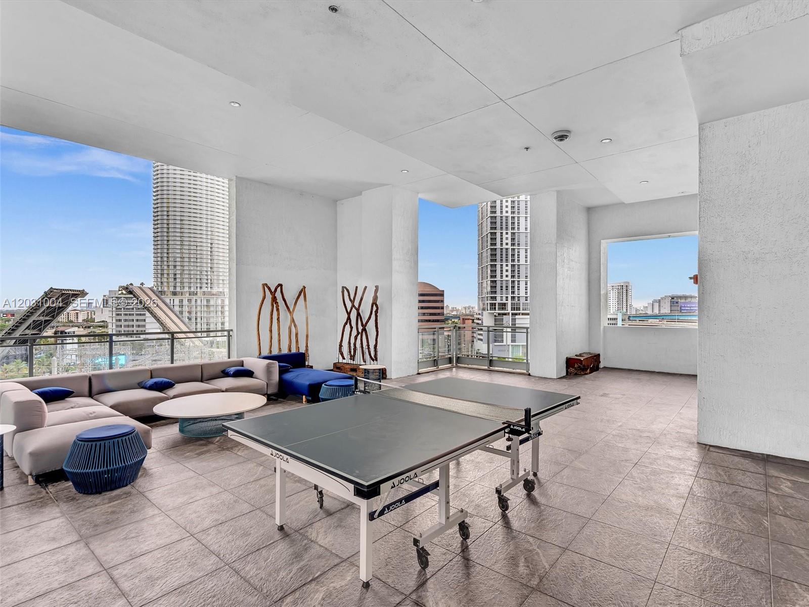90 SW 3rd St #2013, Miami FL 33130