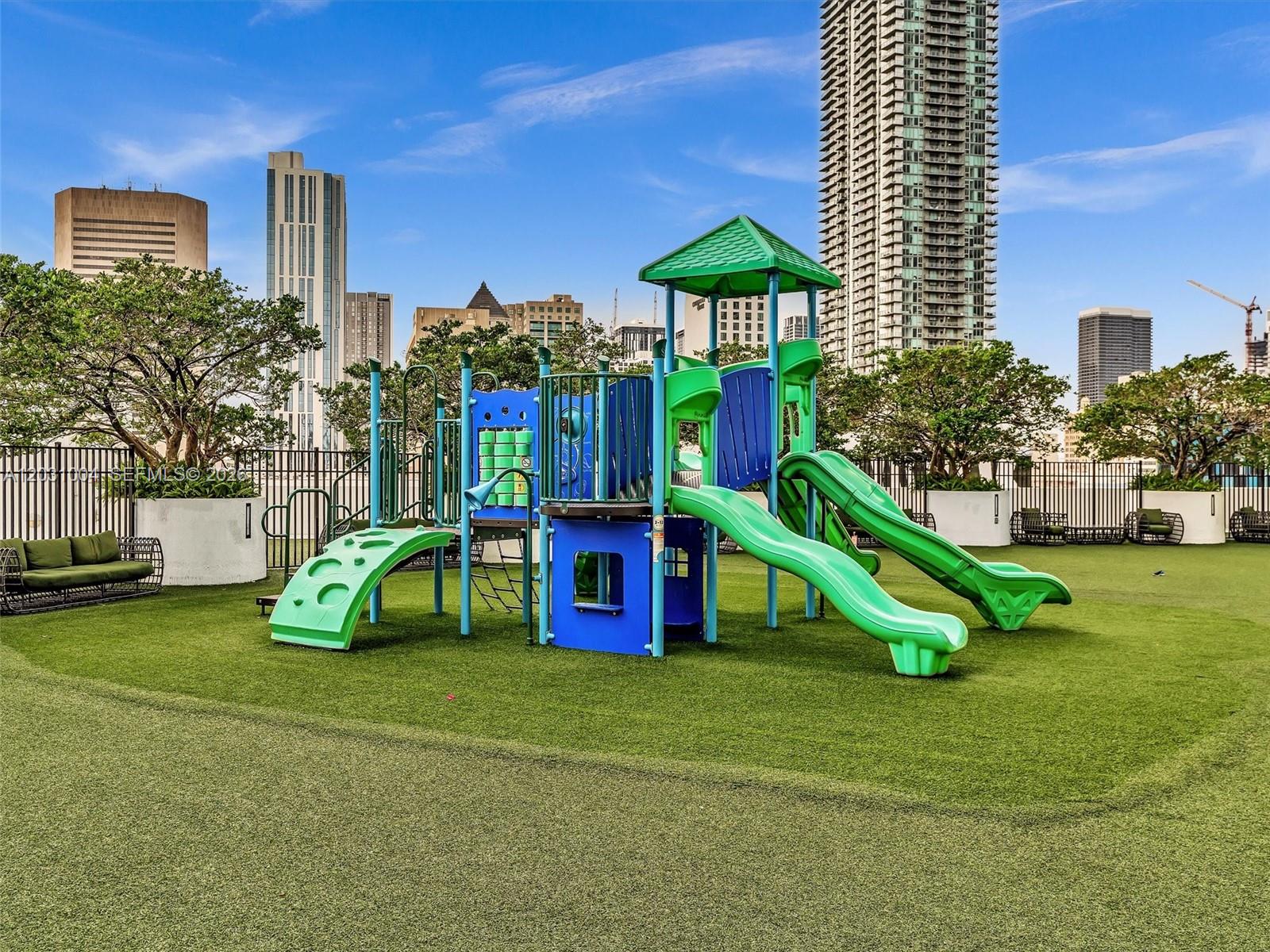 90 SW 3rd St #2013, Miami FL 33130
