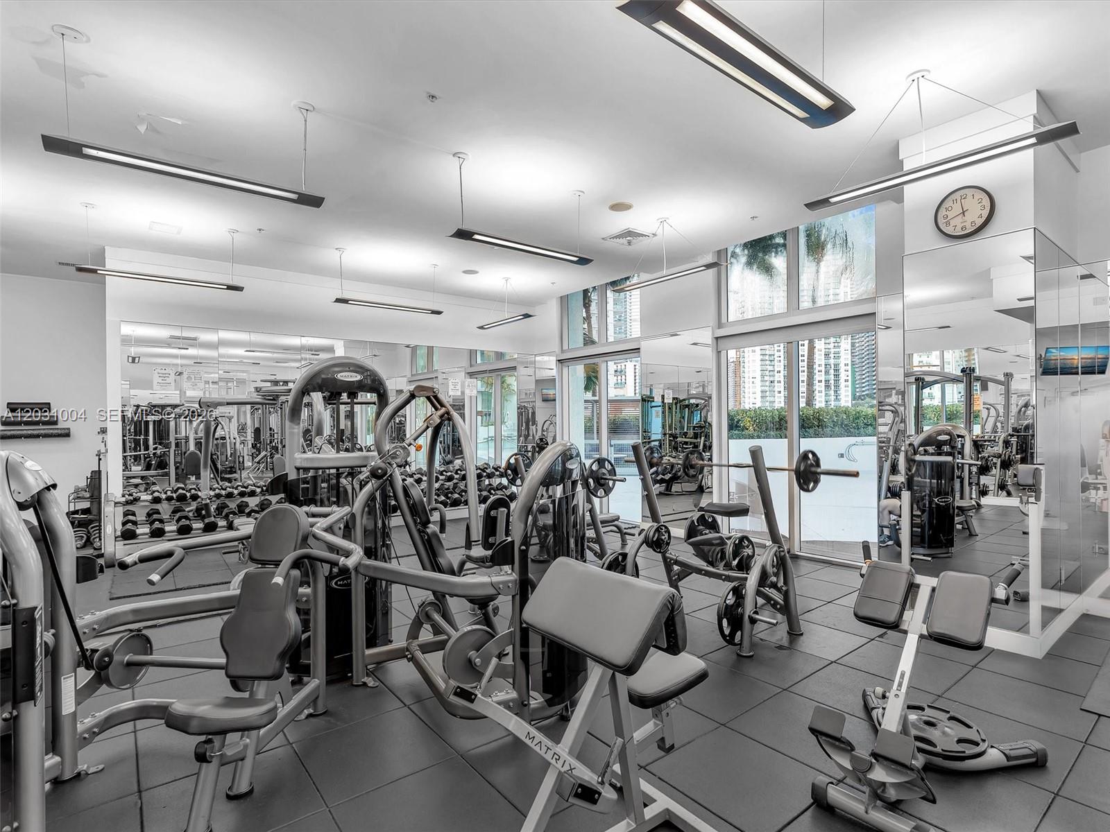 90 SW 3rd St #2013, Miami FL 33130