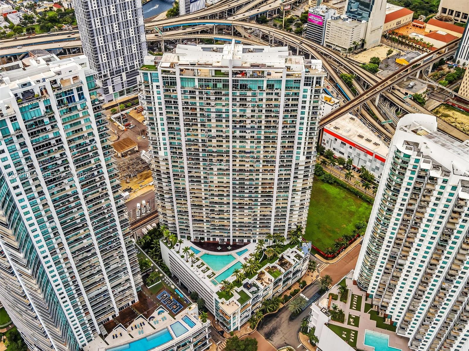90 SW 3rd St #2013, Miami FL 33130