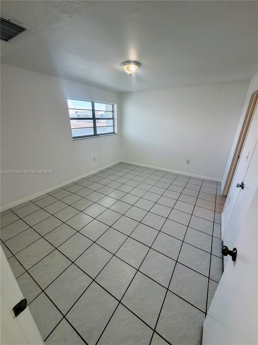2001 Bay Dr #401, Miami Beach FL 33141