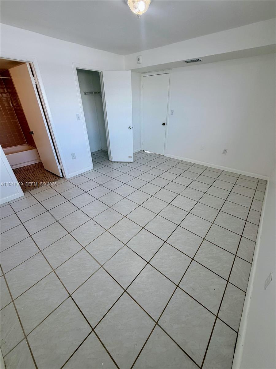 2001 Bay Dr #401, Miami Beach FL 33141