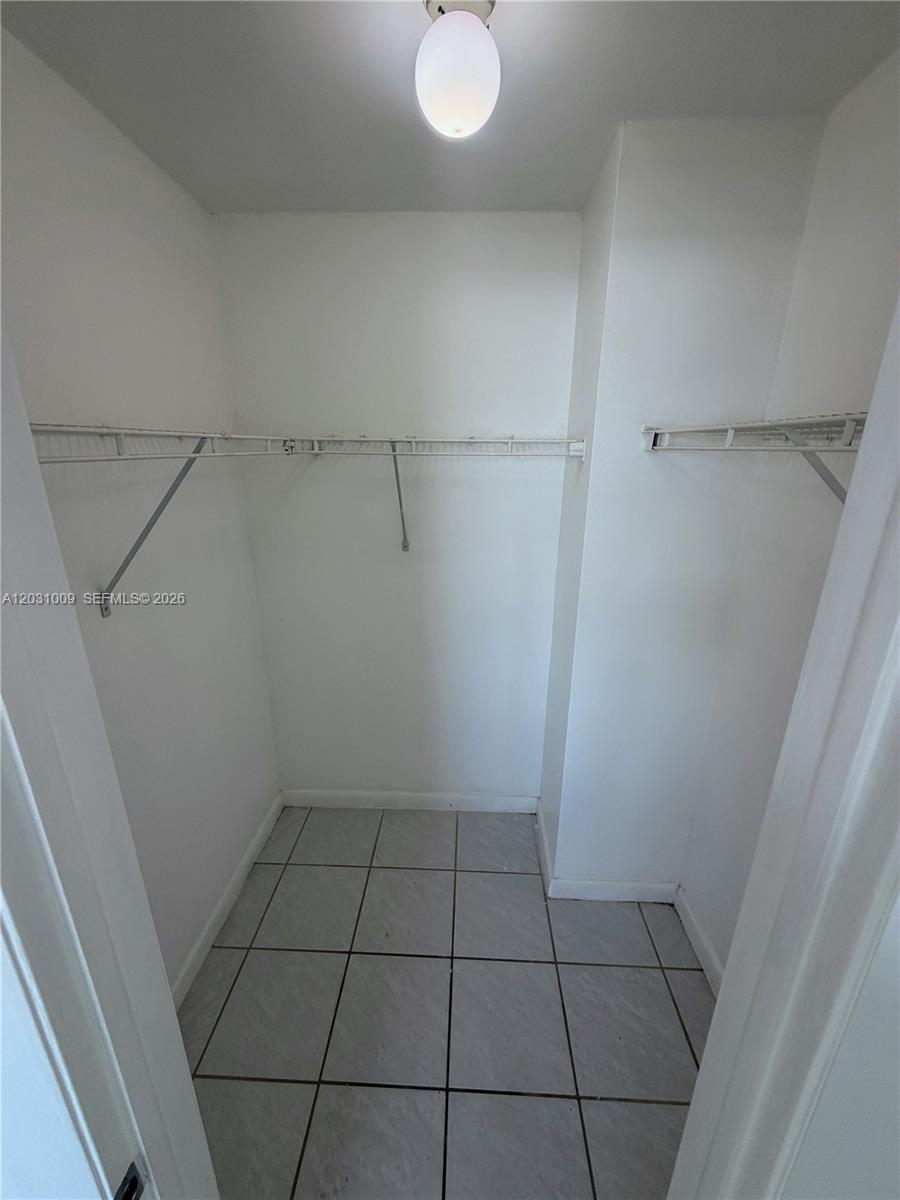 2001 Bay Dr #401, Miami Beach FL 33141