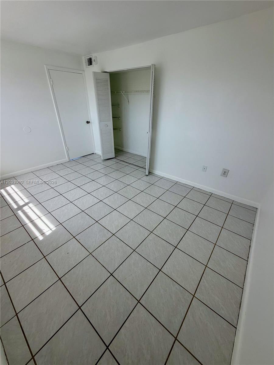 2001 Bay Dr #401, Miami Beach FL 33141
