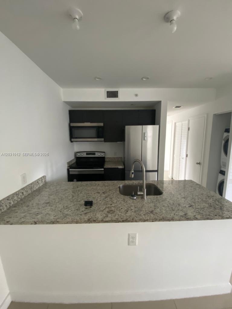 423 E 27th St #302, Hialeah FL 33013
