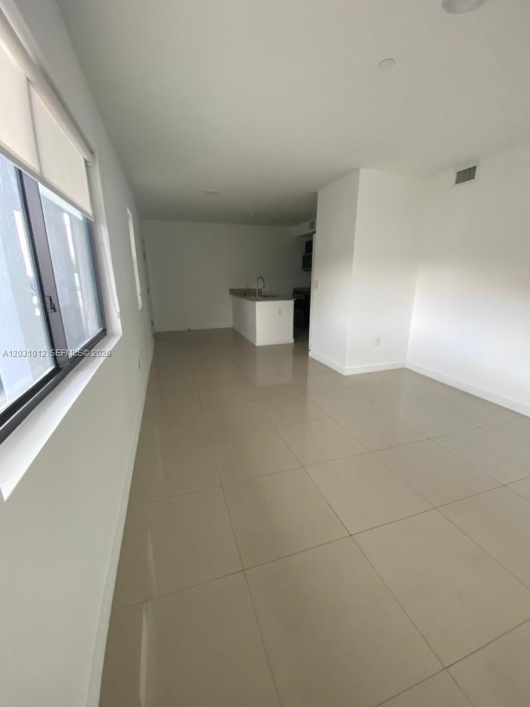 423 E 27th St #302, Hialeah FL 33013