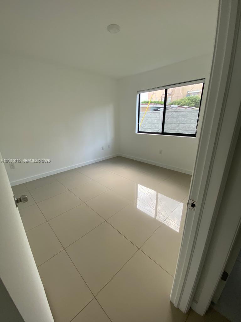 423 E 27th St #302, Hialeah FL 33013
