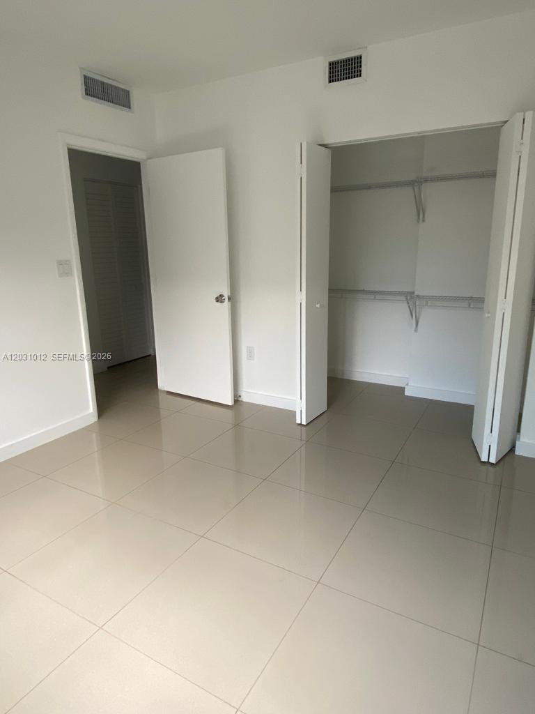 423 E 27th St #302, Hialeah FL 33013