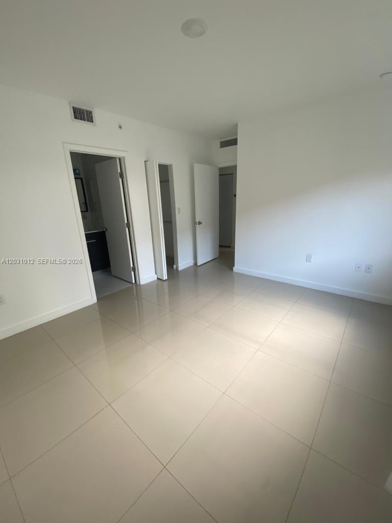 423 E 27th St #302, Hialeah FL 33013
