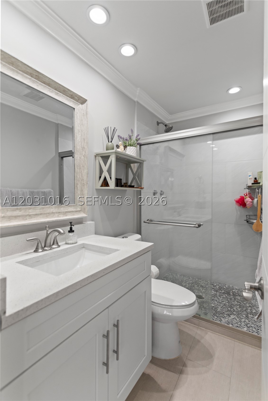120 Golden Isles Dr #23B, Hallandale Beach FL 33009