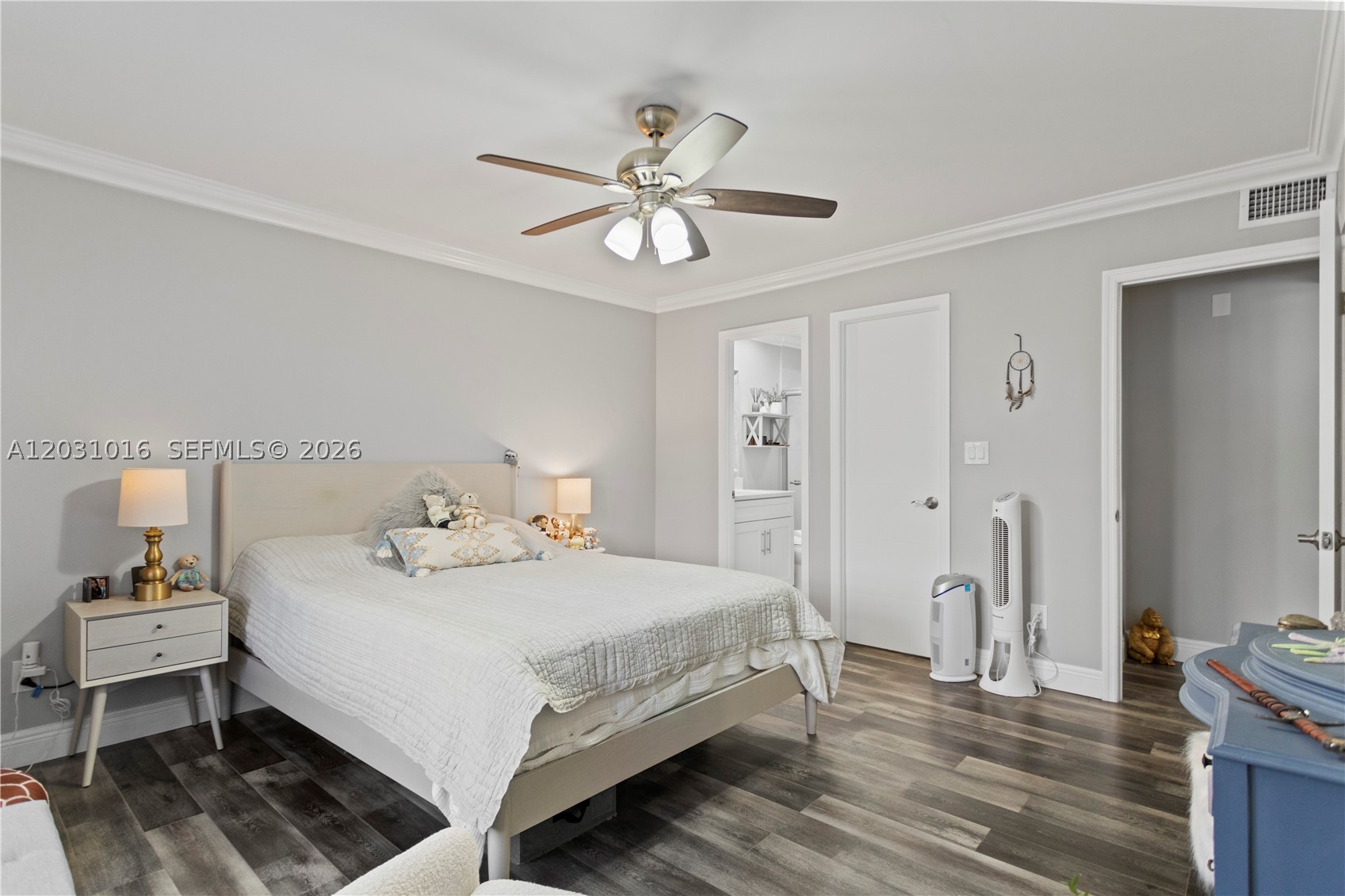 120 Golden Isles Dr #23B, Hallandale Beach FL 33009