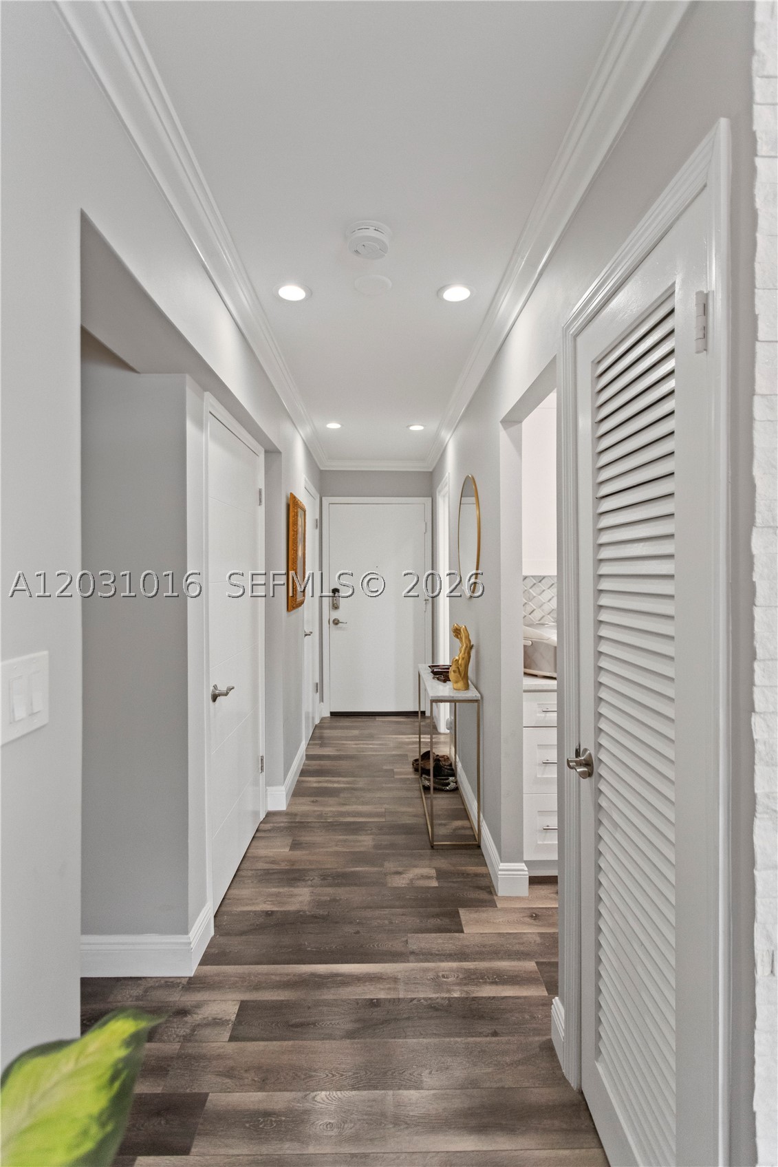 120 Golden Isles Dr #23B, Hallandale Beach FL 33009