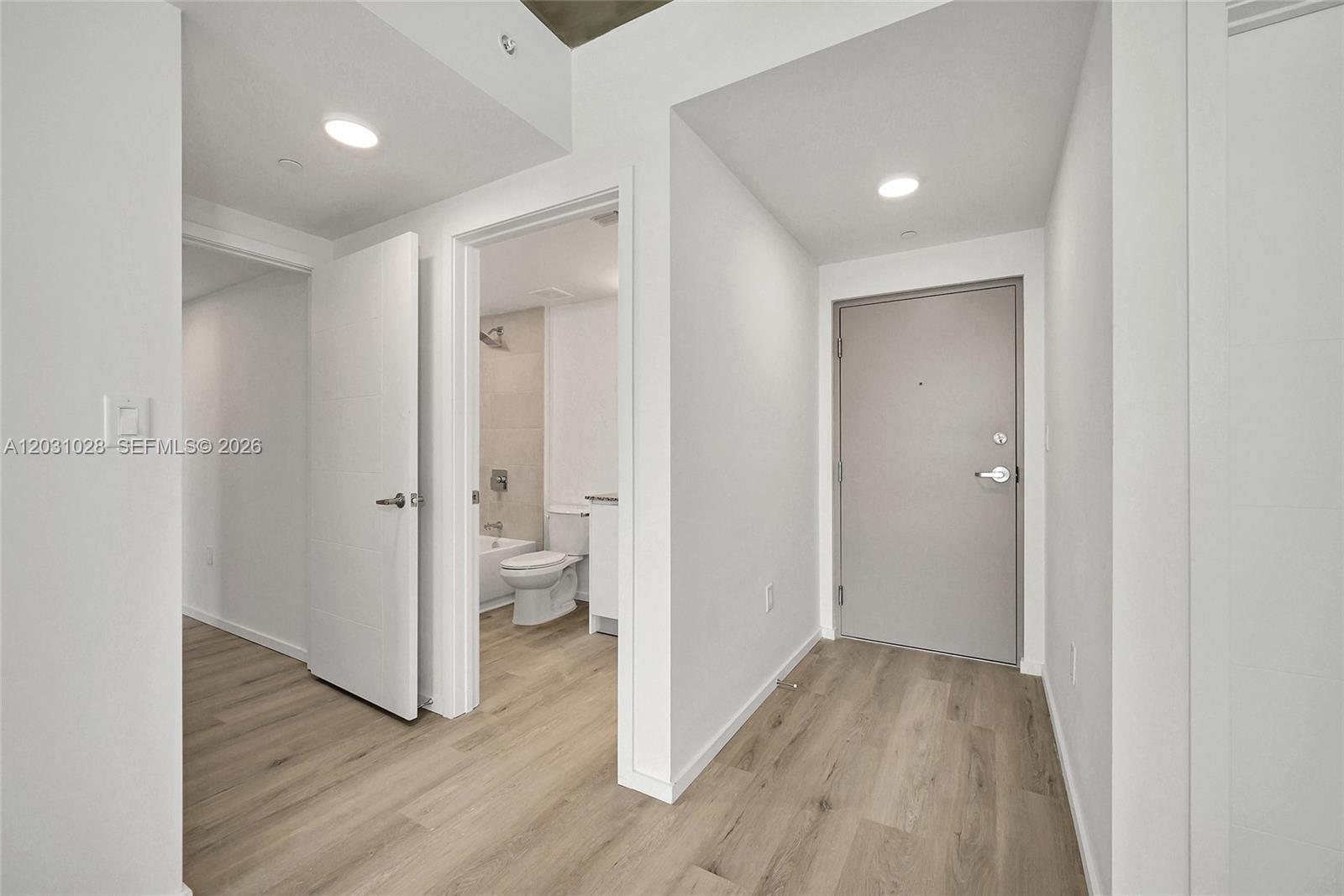 475 NE 125th #504, North Miami FL 33161
