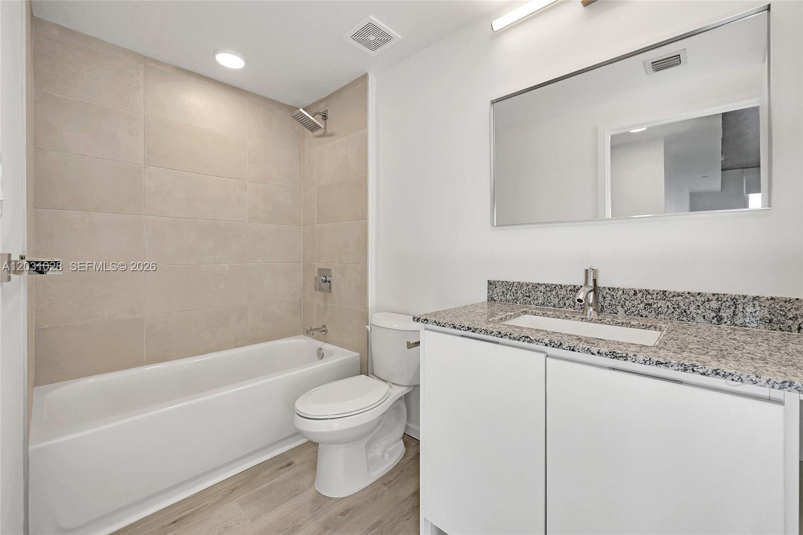 475 NE 125th #504, North Miami FL 33161