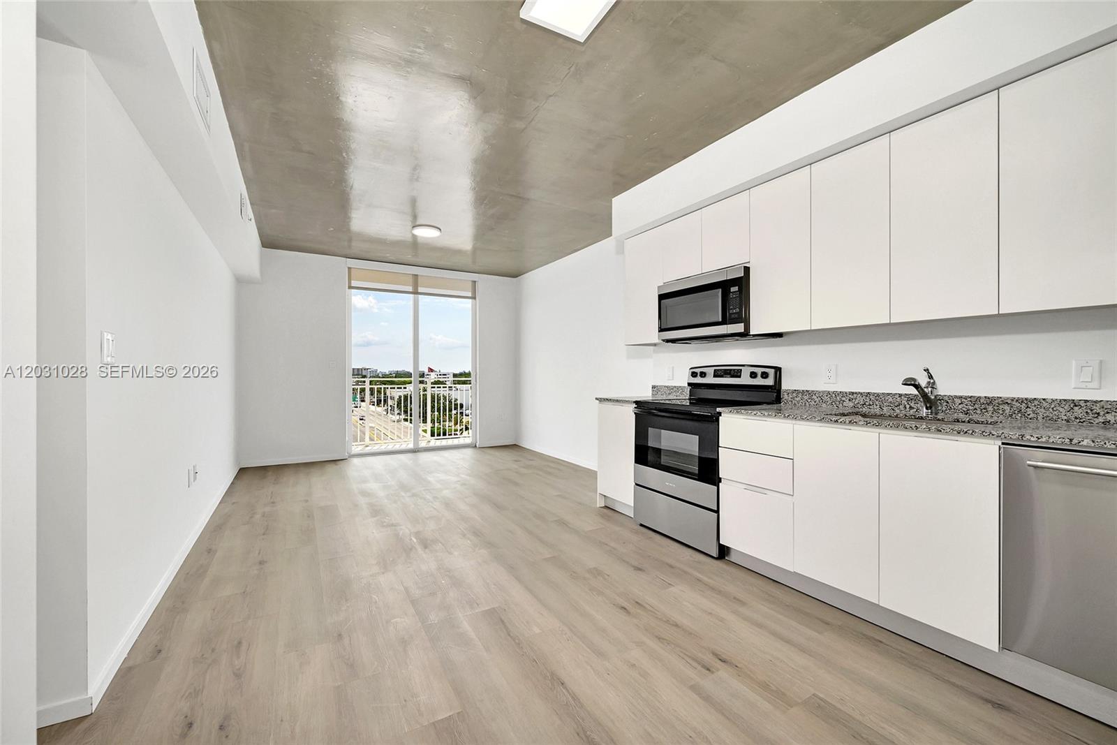 475 NE 125th #504, North Miami FL 33161