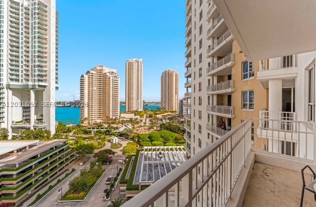 701 Brickell Key Blvd #1506, Miami FL 33131