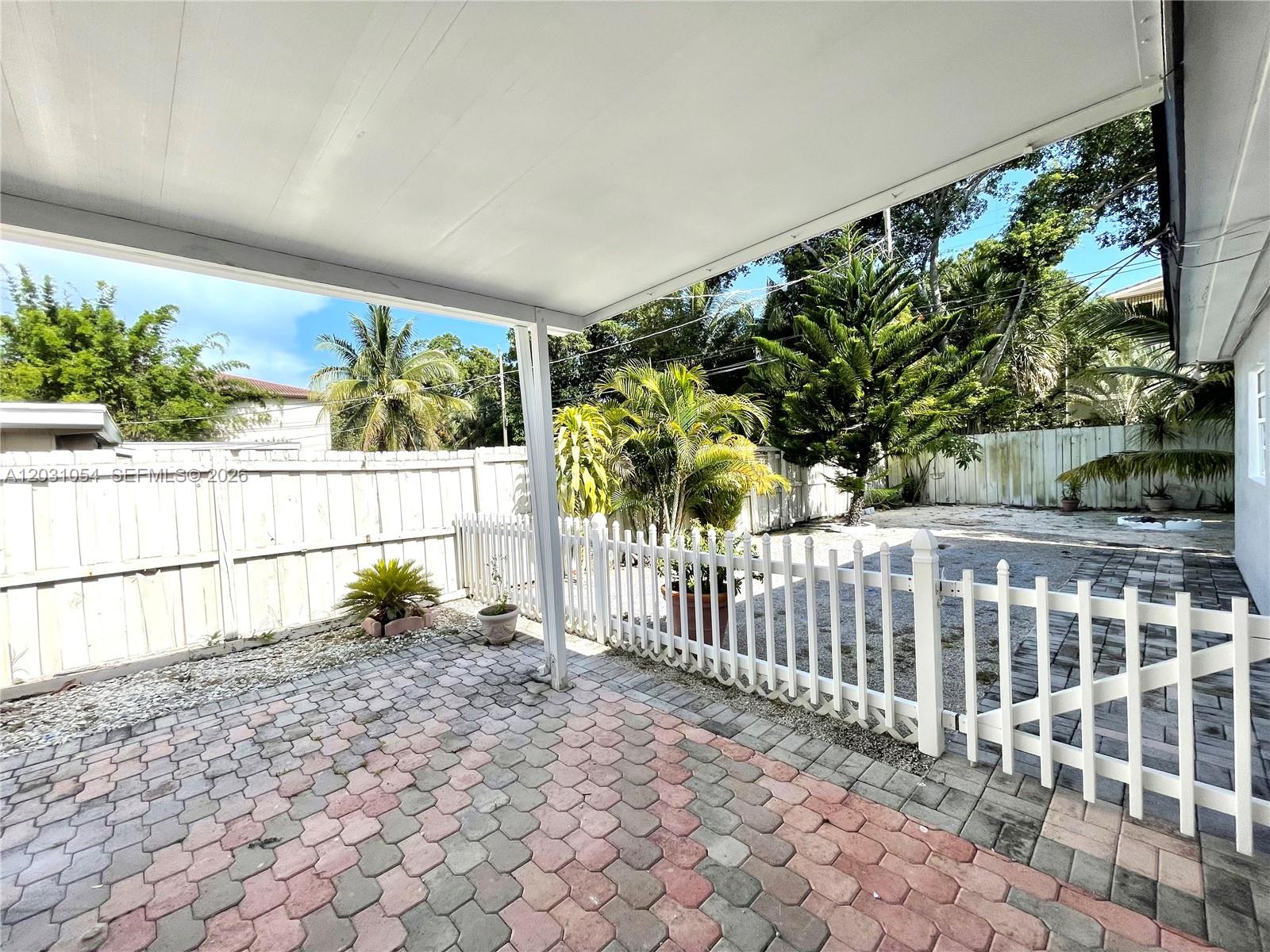 310 SW 10th St, Fort Lauderdale FL 33315