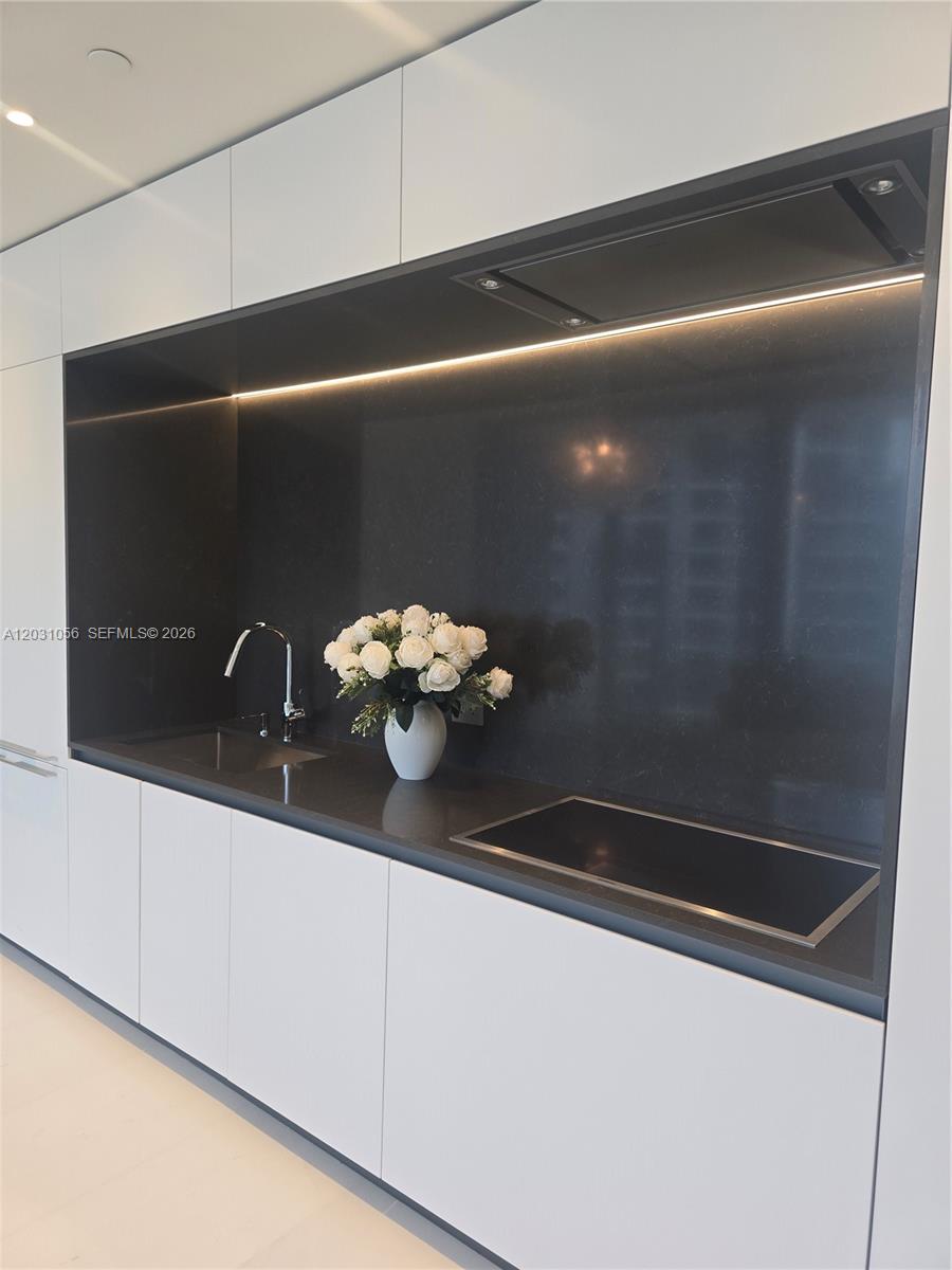 300 Biscayne Blvd Way #2408W, Miami FL 33131