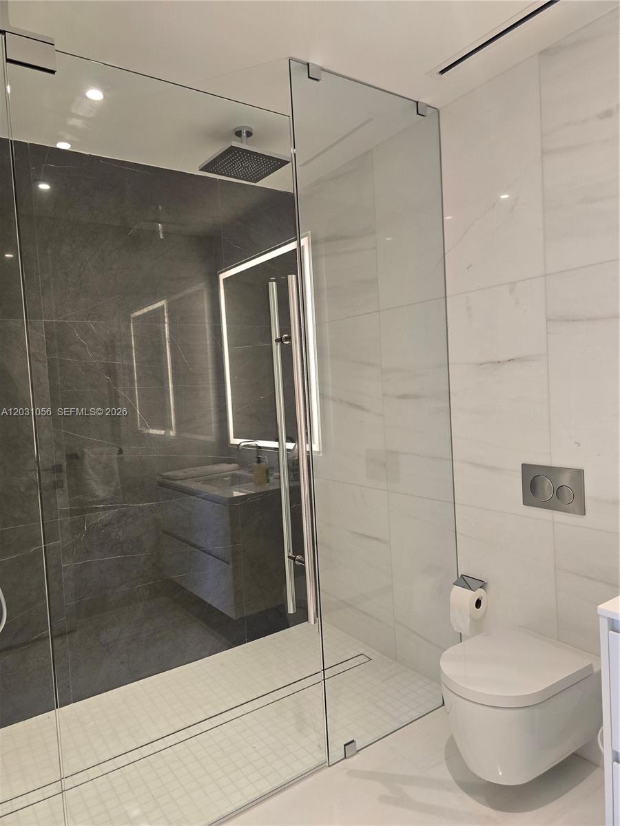 300 Biscayne Blvd Way #2408W, Miami FL 33131