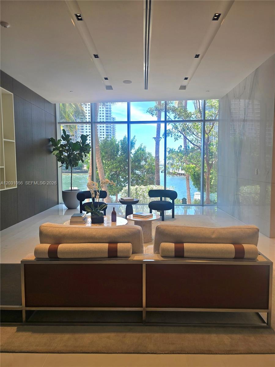 300 Biscayne Blvd Way #2408W, Miami FL 33131